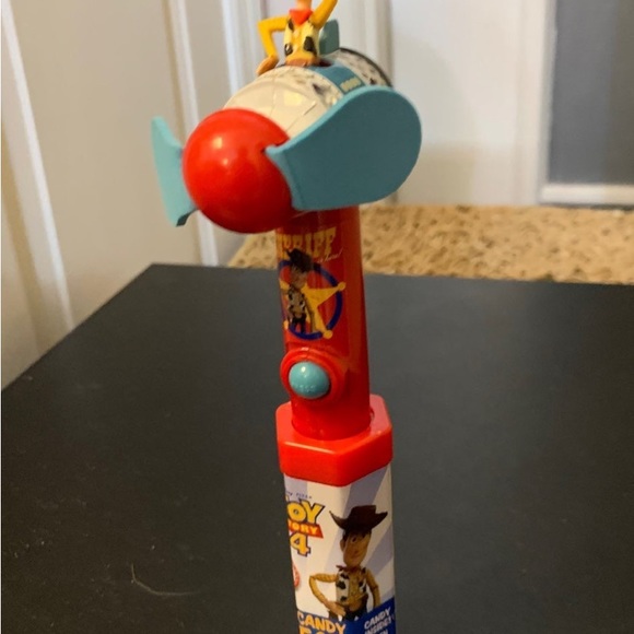 Toy Story 4 Woody Candy Fan ( No Candy Included) - Picture 3 of 8